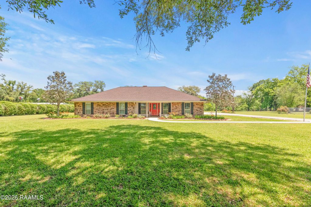 7711 Main Highway, St. Martinville, LA 70582