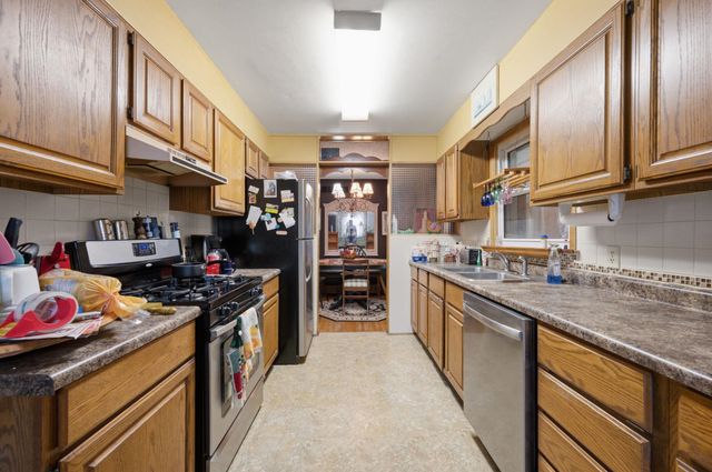 2857 S Larkin Dr, Wichita, KS 67216