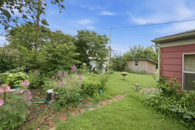 2857 S Larkin Dr, Wichita, KS 67216