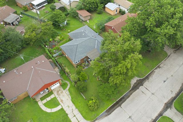 2857 S Larkin Dr, Wichita, KS 67216
