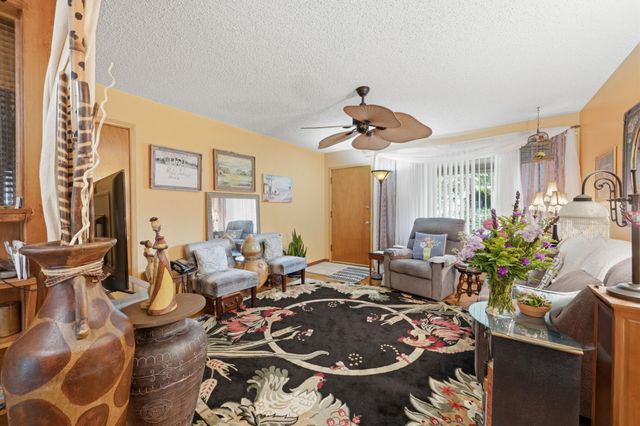 2857 S Larkin Dr, Wichita, KS 67216