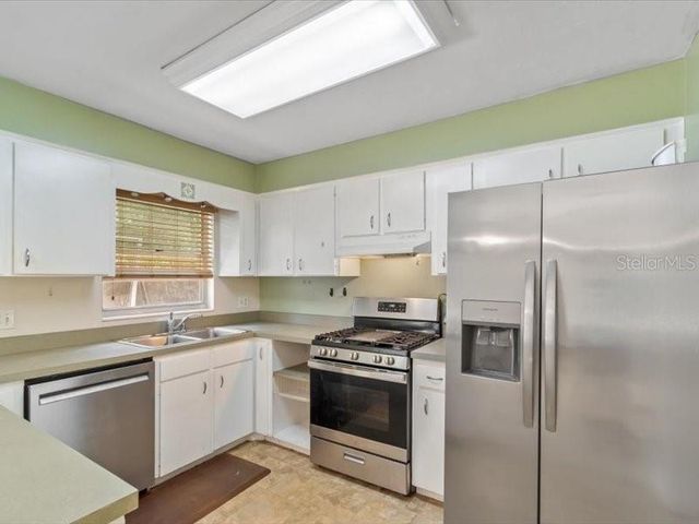 5823 NW 26TH STREET, Gainesville, FL 32653