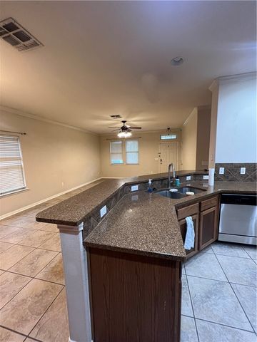 2545 Las Brisas St, Corpus Christi, TX 78414