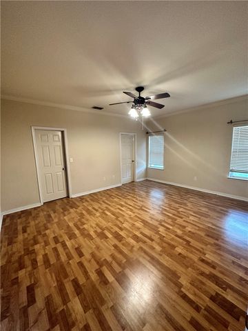 2545 Las Brisas St, Corpus Christi, TX 78414