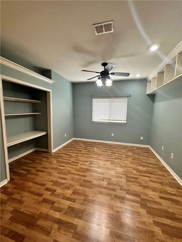 2545 Las Brisas St, Corpus Christi, TX 78414