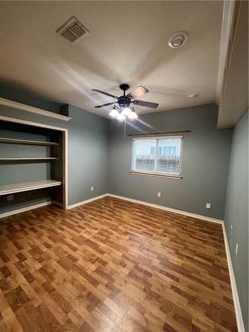 2545 Las Brisas St, Corpus Christi, TX 78414
