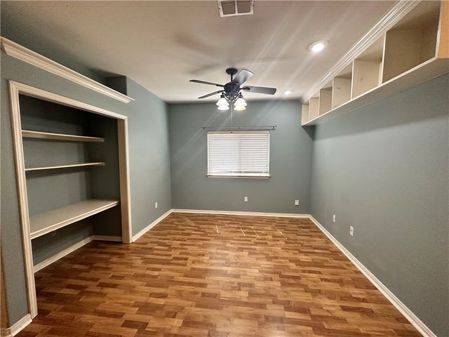 2545 Las Brisas St, Corpus Christi, TX 78414