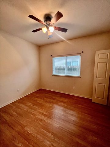 2545 Las Brisas St, Corpus Christi, TX 78414