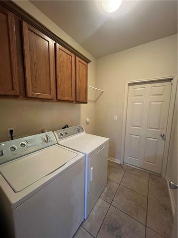 2545 Las Brisas St, Corpus Christi, TX 78414