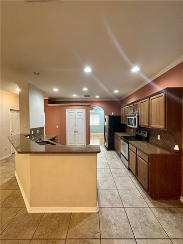 2545 Las Brisas St, Corpus Christi, TX 78414