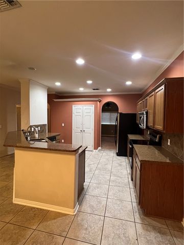 2545 Las Brisas St, Corpus Christi, TX 78414