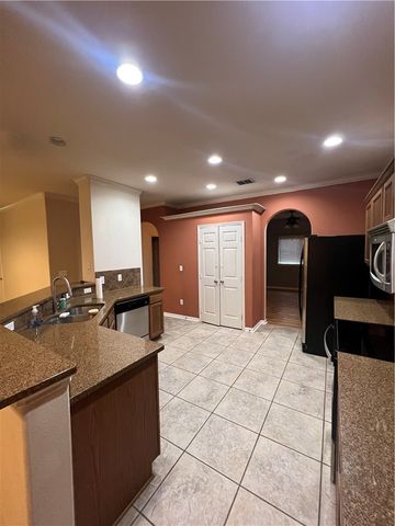 2545 Las Brisas St, Corpus Christi, TX 78414