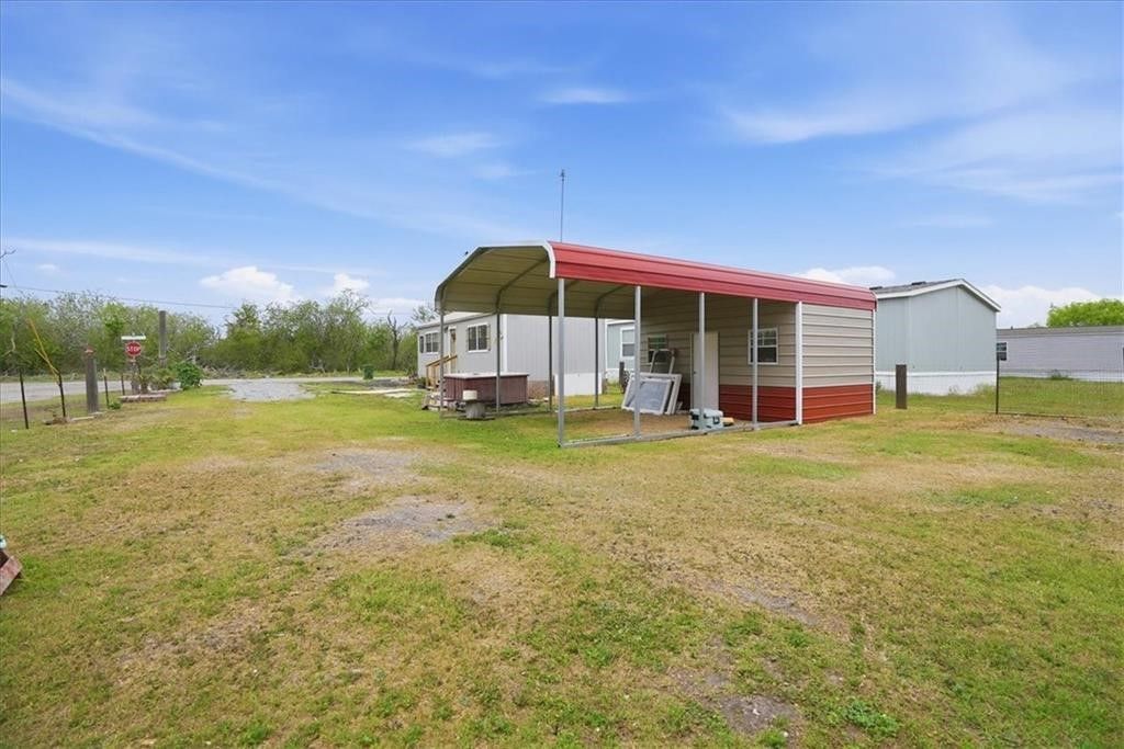 300 Packinghouse, Taft, TX 78390 — exterior