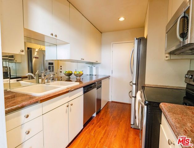 100 S Doheny Drive 711, Los Angeles, CA 90048