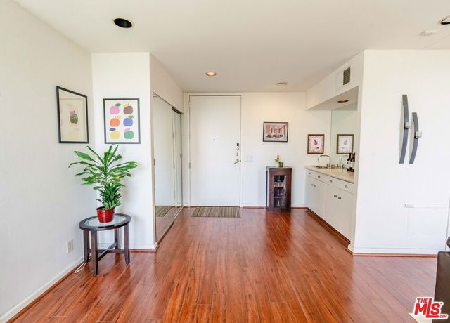 100 S Doheny Drive 711, Los Angeles, CA 90048