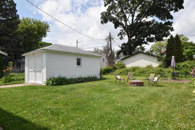700 Grove AVENUE, Racine, WI 53405