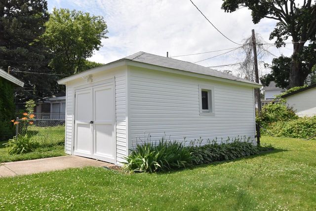 700 Grove AVENUE, Racine, WI 53405