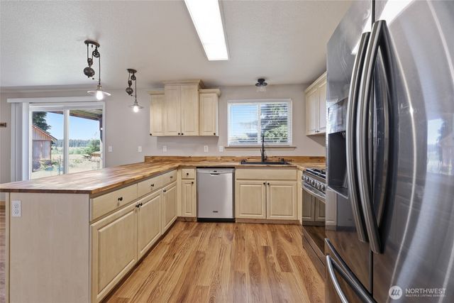 11425 Patsy Drive SE, Olympia, WA 98501