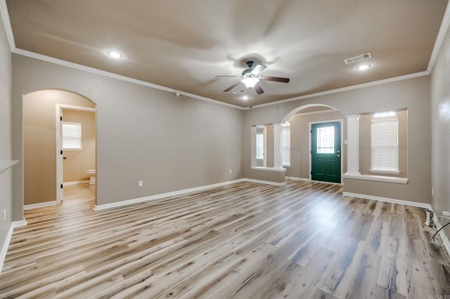 2925 Gladstone Drive, Conway, AR 72032