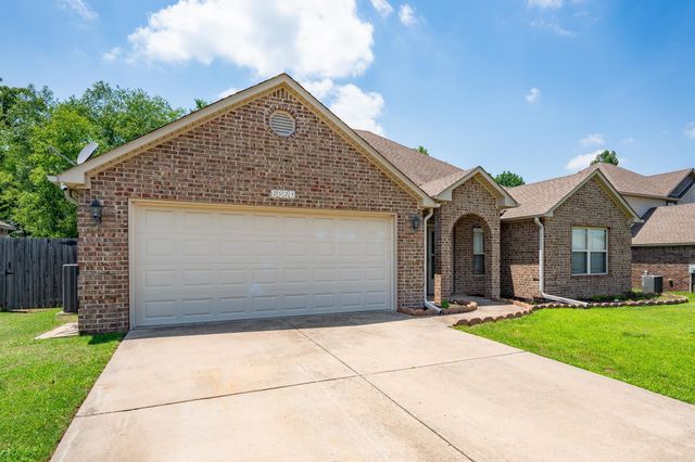 2925 Gladstone Drive, Conway, AR 72032