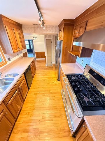 153-155 Vassall St, Quincy, MA 02170