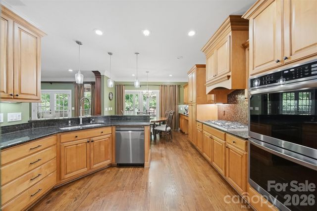 890 18th Avenue Court NW, Hickory, NC 28601