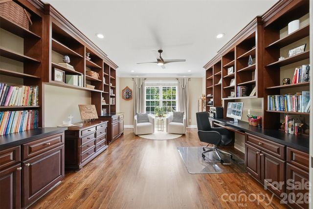 890 18th Avenue Court NW, Hickory, NC 28601