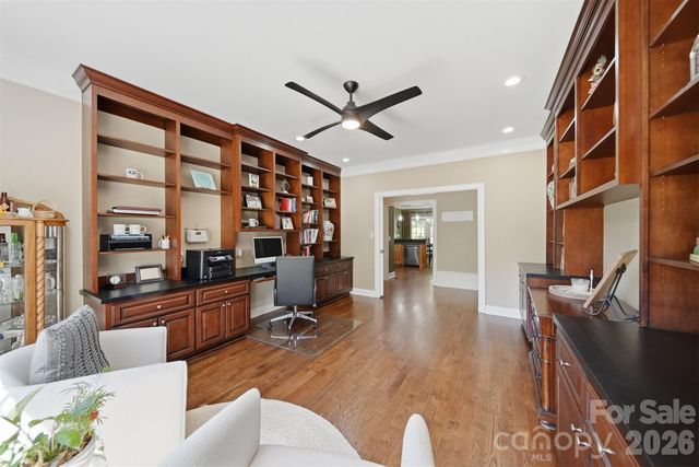 890 18th Avenue Court NW, Hickory, NC 28601