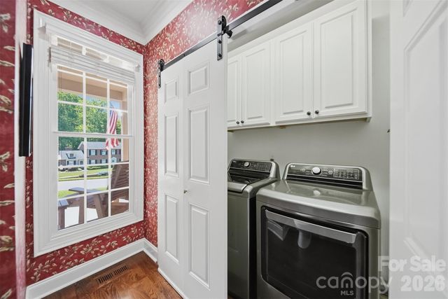 890 18th Avenue Court NW, Hickory, NC 28601