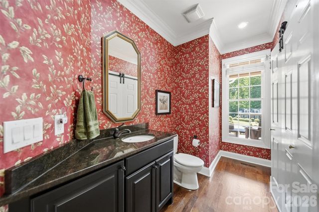 890 18th Avenue Court NW, Hickory, NC 28601