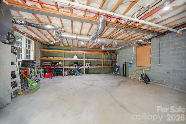 890 18th Avenue Court NW, Hickory, NC 28601