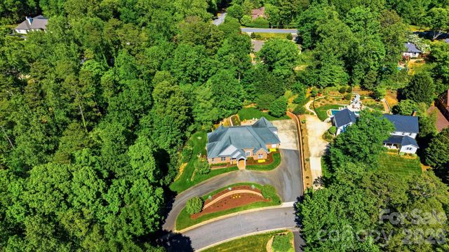 890 18th Avenue Court NW, Hickory, NC 28601