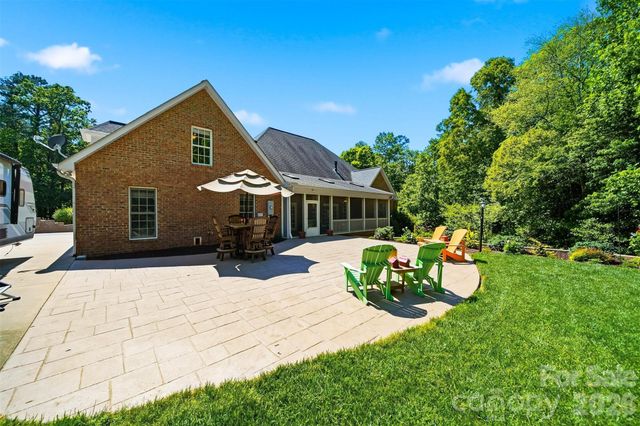 890 18th Avenue Court NW, Hickory, NC 28601