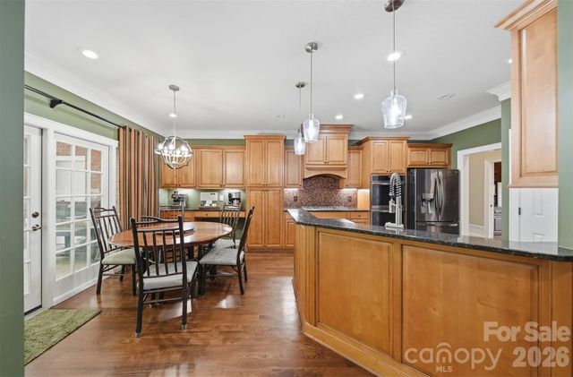 890 18th Avenue Court NW, Hickory, NC 28601