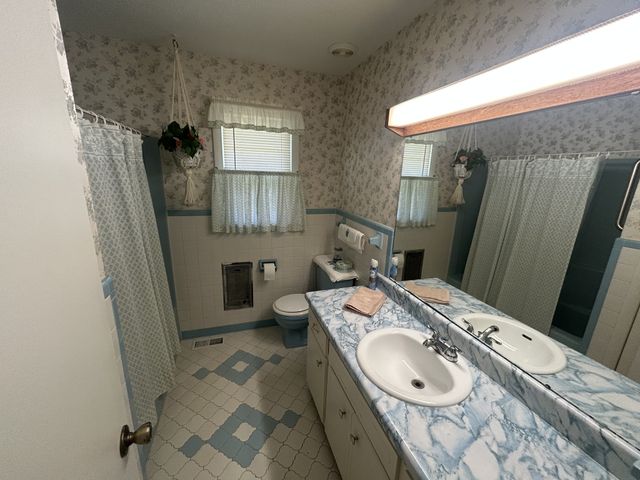 349 Woods Edge Rd, Winchester, TN 37398