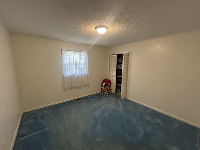 349 Woods Edge Rd, Winchester, TN 37398