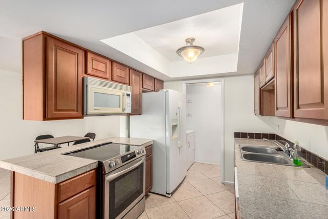 8021 N 32ND Avenue, Phoenix, AZ 85051