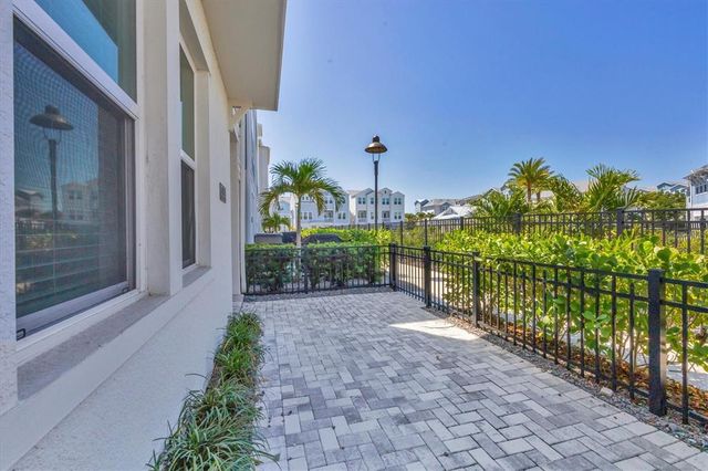 2340 LINDSTROM STREET, Sarasota, FL 34237