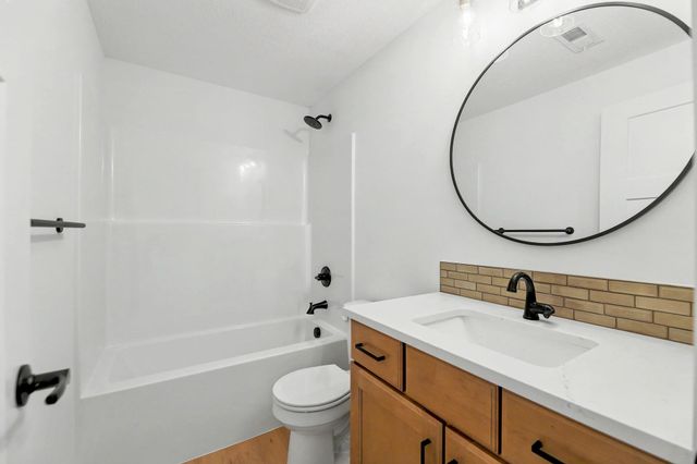 3259 N Bedford St, Wichita, KS 67226