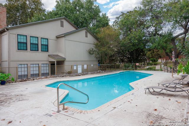 7711 Callaghan Rd Apt 104, San Antonio, TX 78229