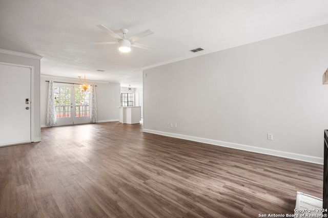 7711 Callaghan Rd Apt 104, San Antonio, TX 78229