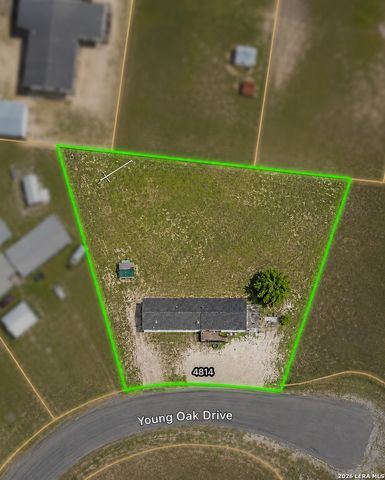 4814 Young Oak, Elmendorf, TX 78112