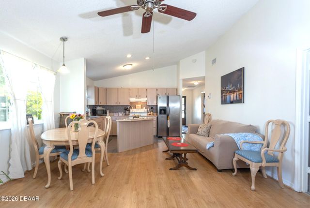 1688 Montgomery Avenue, Daytona Beach, FL 32117