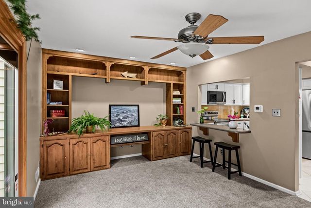 136 LAMPLIGHTER CT, Marlton, NJ 08053