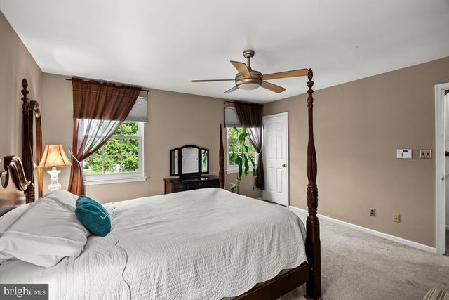 136 LAMPLIGHTER CT, Marlton, NJ 08053