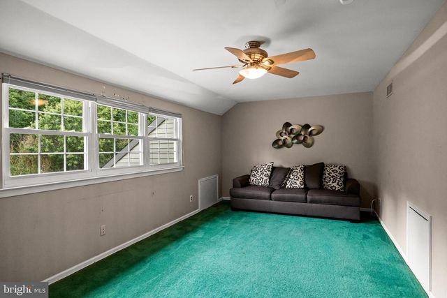 136 LAMPLIGHTER CT, Marlton, NJ 08053