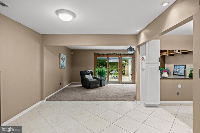136 LAMPLIGHTER CT, Marlton, NJ 08053