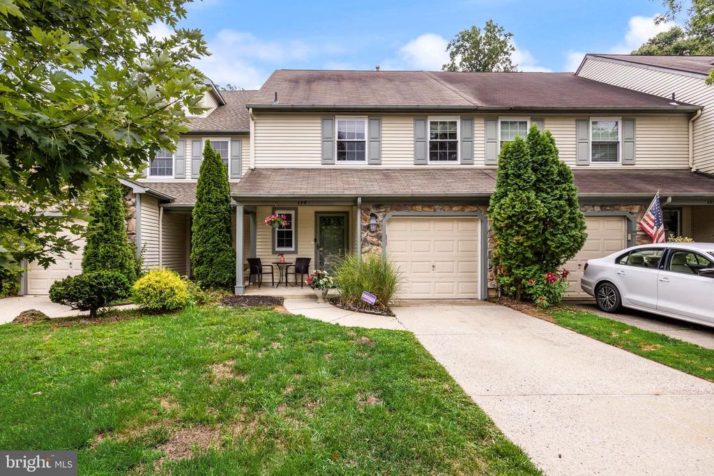 136 LAMPLIGHTER CT, Marlton, NJ 08053