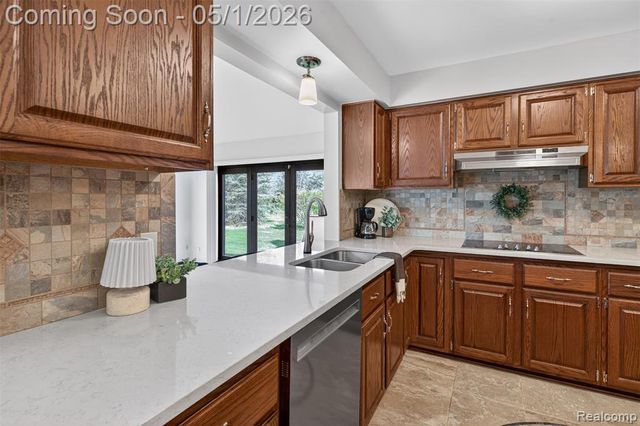 4359 Birch Run Drive, Troy, MI 48098
