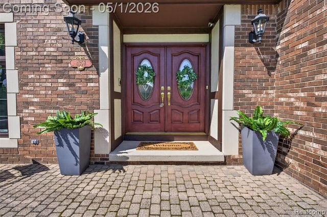 4359 Birch Run Drive, Troy, MI 48098